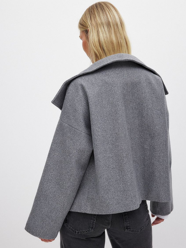 Elegante damesjas met dubbele sluiting en sjaalkraag – perfect voor herfst en winter