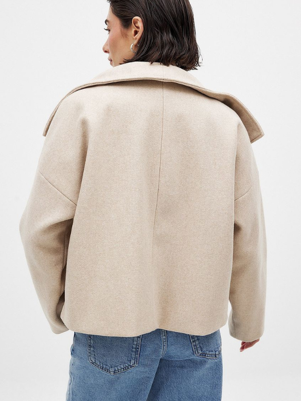 Elegante damesjas met dubbele sluiting en sjaalkraag – perfect voor herfst en winter